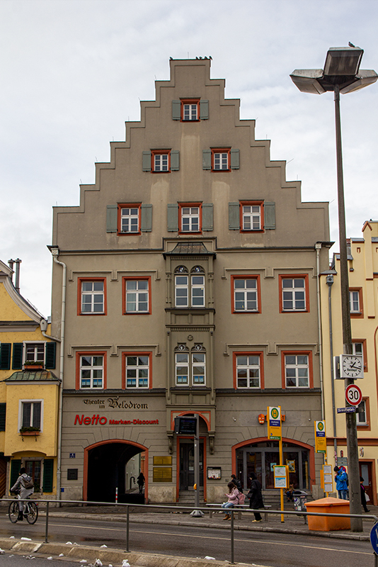 Arnulfsplatz 4